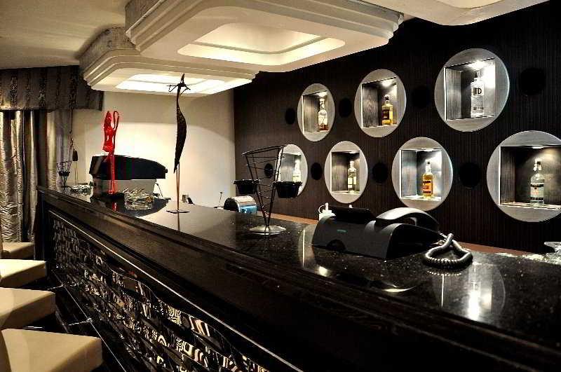 Kaisol Romance Resort Sahl Hasheesh - Adults Only Hurghada Exterior foto The bar at the 2011 Cannes Film Festival
